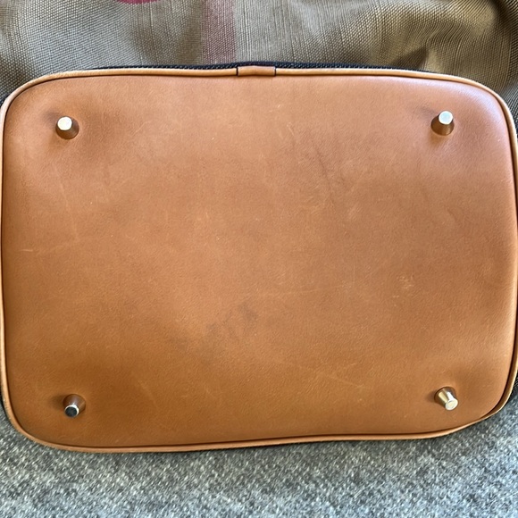 Burberry Ashby Check Bucket Bag, Canvas and Leather - Picture 5 of 17